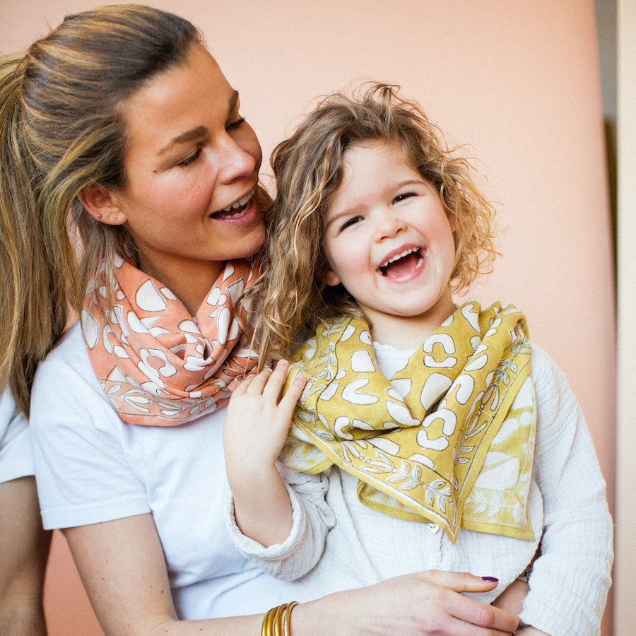Foulard Manika | Artistic anis-Apaches Collections-Super Châtaigne-outlet : Product type