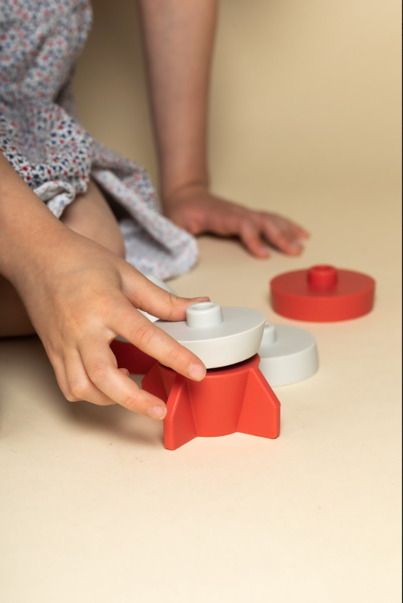 Fusée à empiler en silicone-Little L-Super Châtaigne-Puzzle : Product type