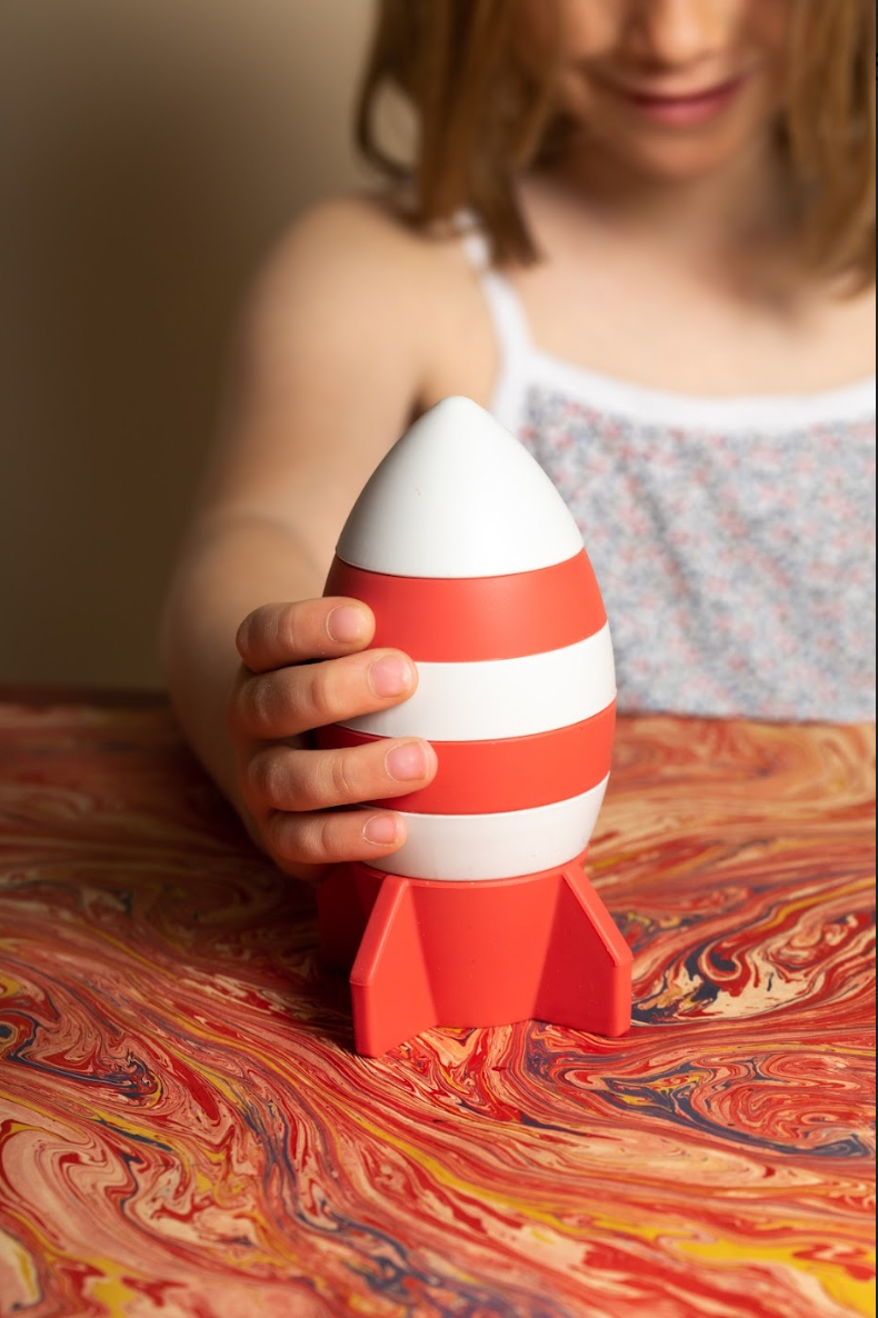 Fusée à empiler en silicone-Little L-Super Châtaigne-Puzzle : Product type